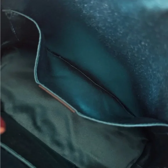 Black Gucci Crossbody Bag with Green and Red Stripe - Picture 9 of 9